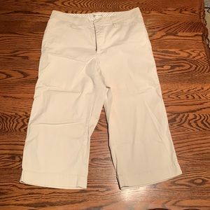 Lee light tan capris. Size 10.